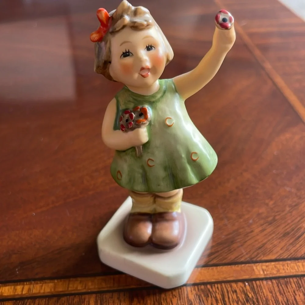 Goebel Hummel #793 